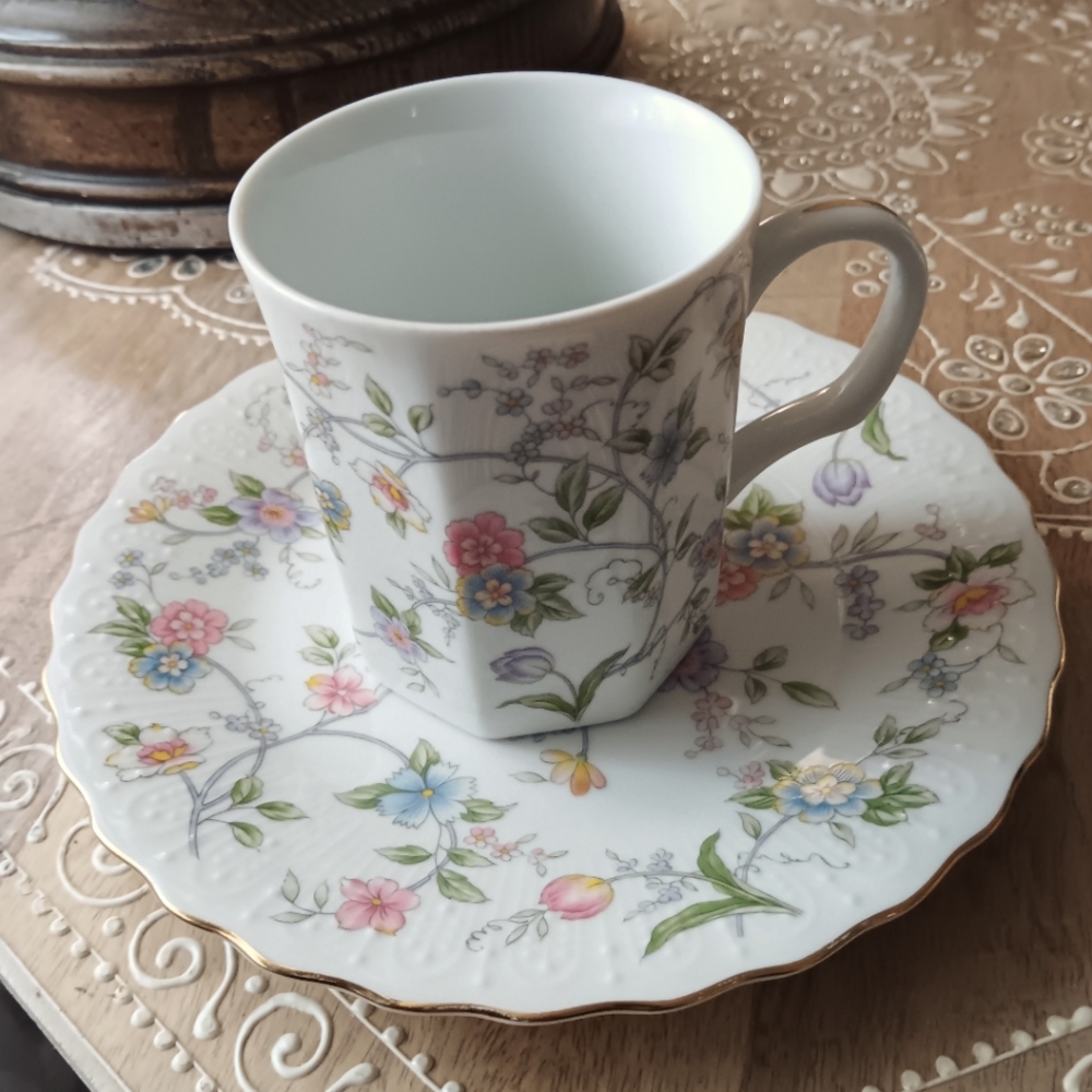 Andrea by Sadek Corona plate and cup mug